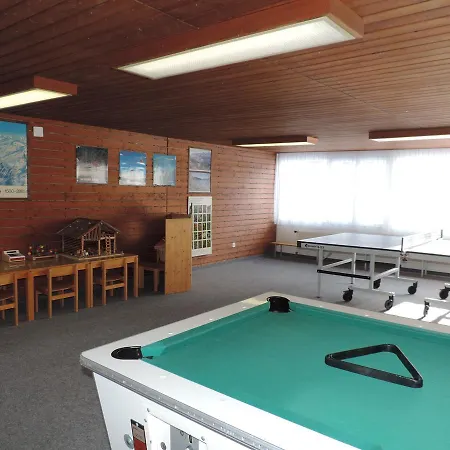 Sursilvana 18 아파트 *